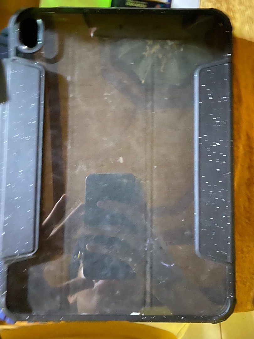 Ipad 10th gen/11th gen case spigen (Category: Cases & Covers) located in Bulacan. Submitted by cutieee_11 (Listing ID 1413354821, Image 2). Description: Ipad 10th gen or 11th gen case Spigen case needs a bit of cleaning Rfs: Declutter .