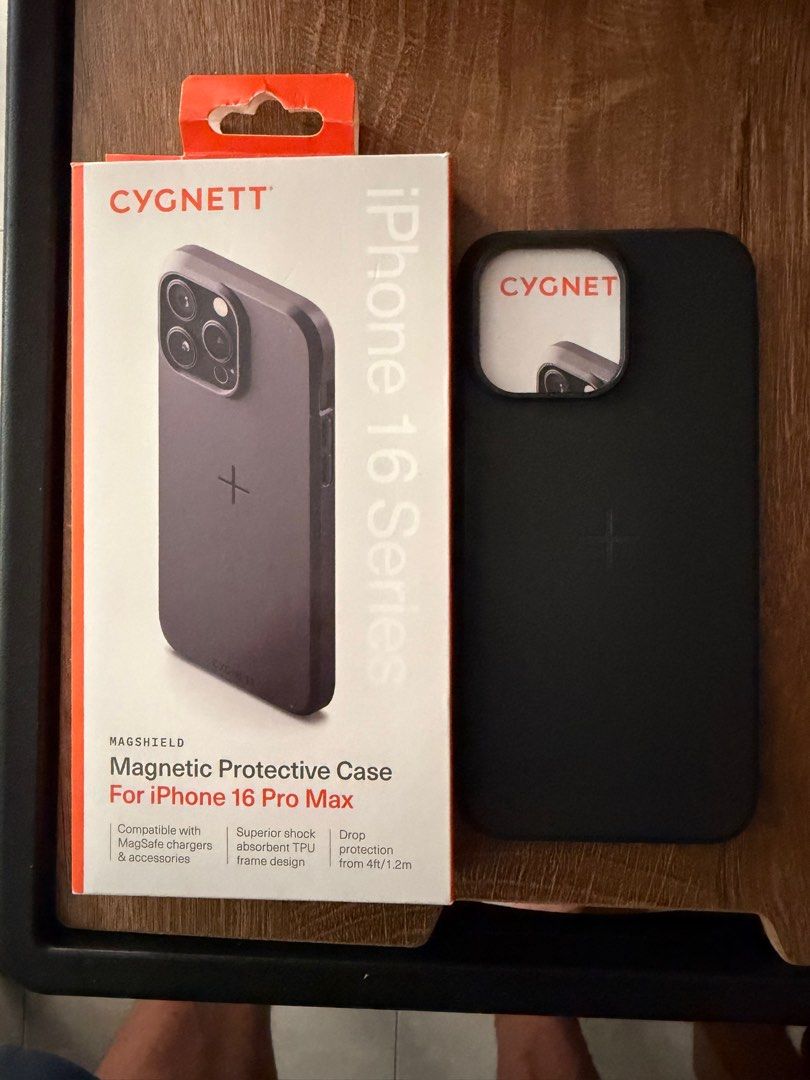 iPhone 15 Promax and iPhone 16 Promax (Category: Cases & Sleeves) located in Las Pinas. Submitted by win0117 (Listing ID 1413249165, Image 3). Description: iPhone 15 promax waterproof case for only 300 iphone 16 Promax case 2 package for only 1000.