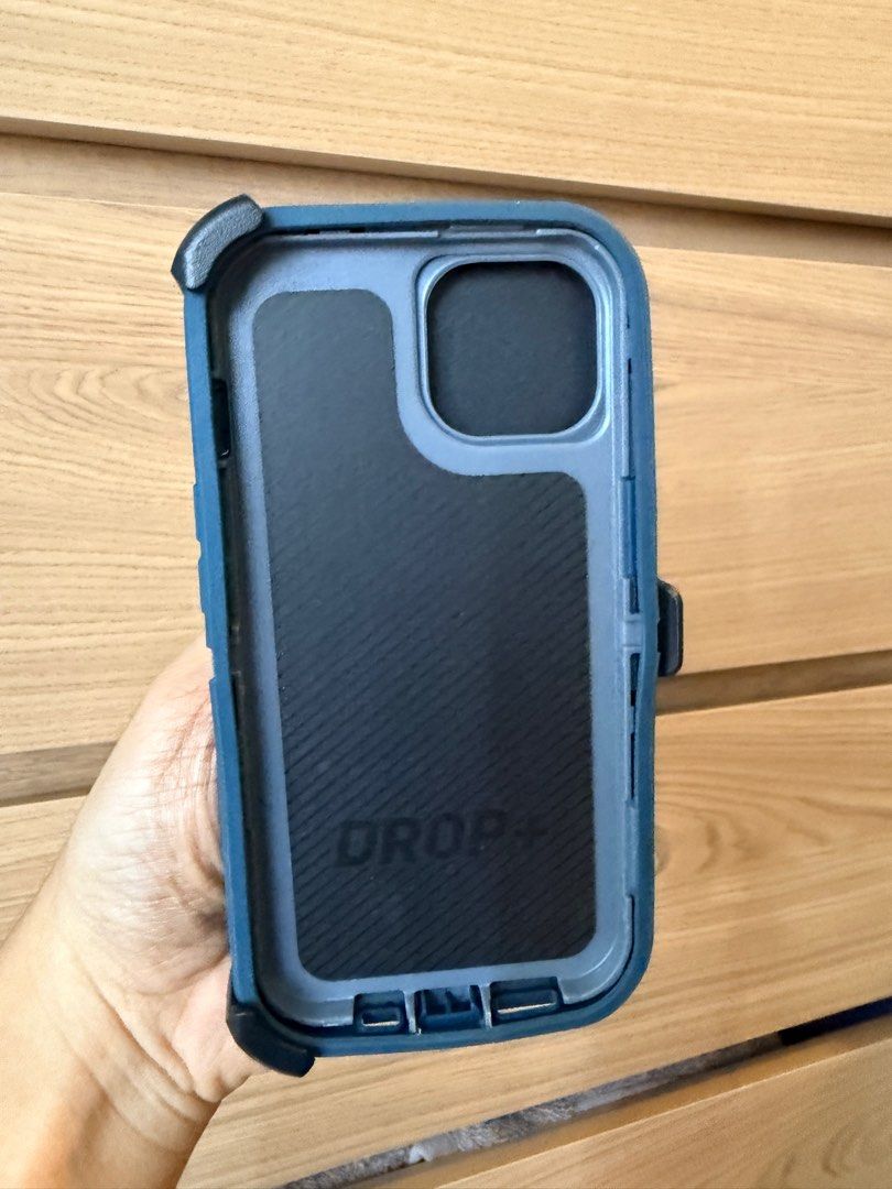 Iphone 13 Otter Case Orig (Category: Cases & Sleeves) located in Quezon City. Submitted by Yahiko2019 (Listing ID 1413256398, Image 1). Description: Otter Case for Iphone 16 Pro Used only for testing / Lost box.