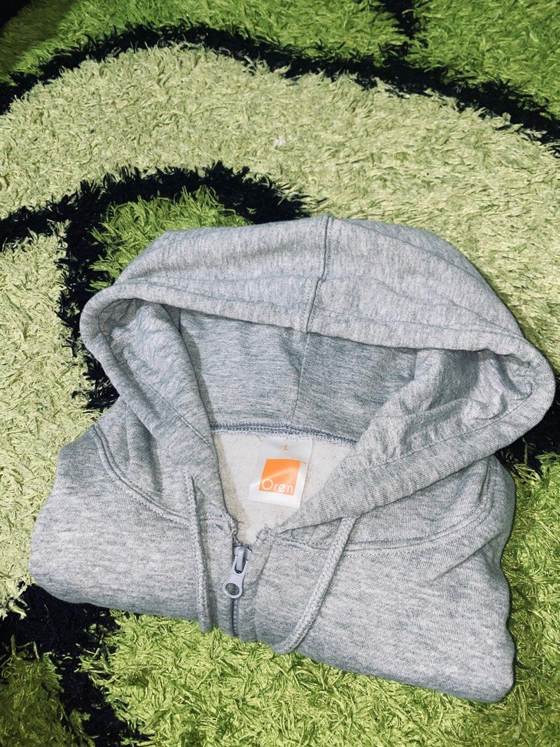 JACKET (Category: Coats, Jackets and Outerwear) located in Shah Alam. Submitted by reyyenn (Listing ID 1413400607, Image 3). Description: JACKET OKAYYLAGI ADE TALI DAN TIADA KEROSAKAN.