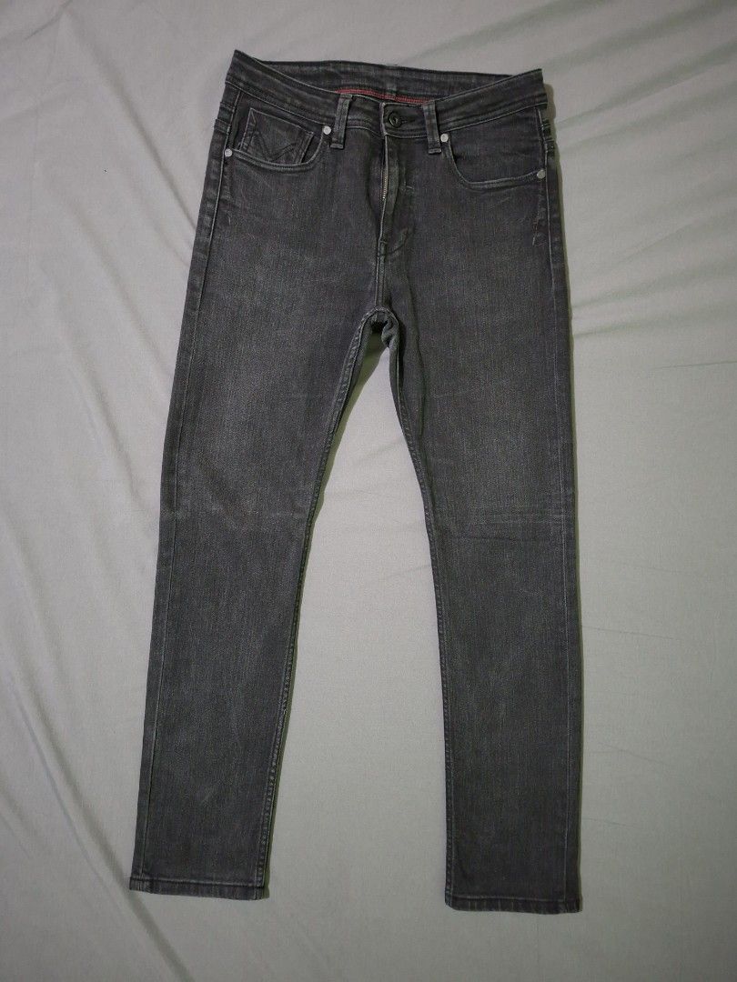 Jag Black Skinny Jeans (Category: Jeans) located in Cabuyao City. Submitted by jj6316 (Listing ID 1413406166, Image 1). Description: - Color Black - Size 30 - Skinny Slim fit - Button and zipper closure - Classic five-pocket design - Denim material - 2016 Throwback feeling.