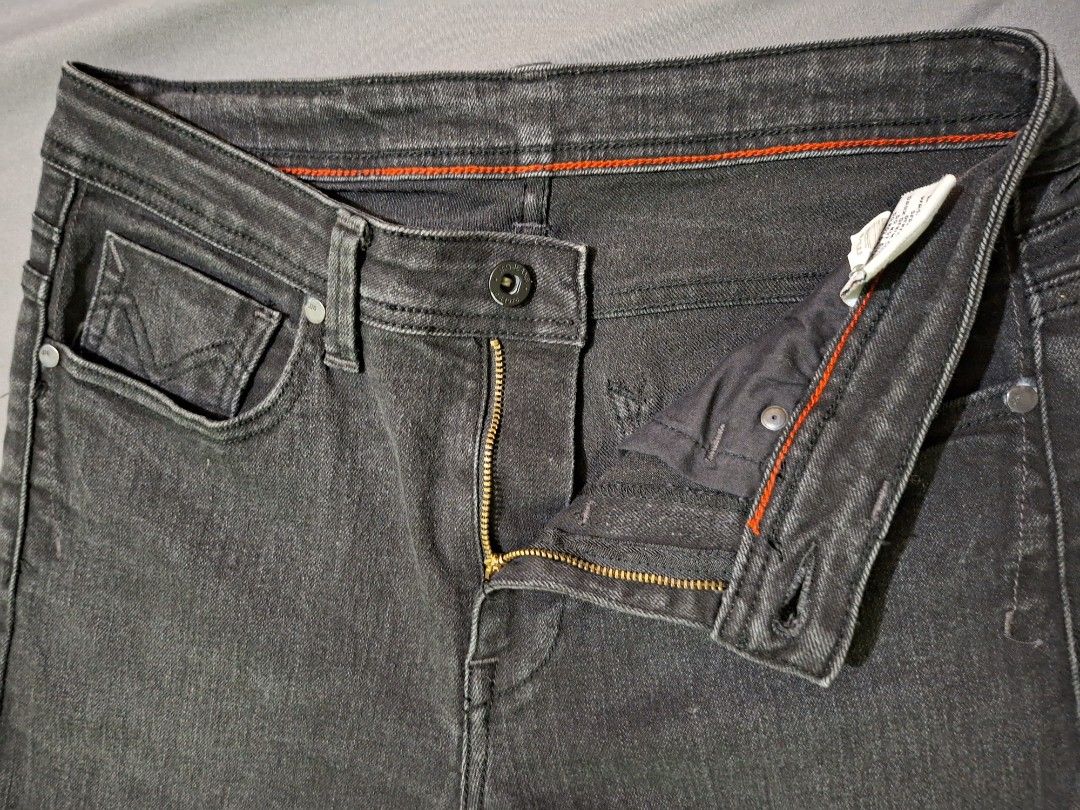Jag Black Skinny Jeans (Category: Jeans) located in Cabuyao City. Submitted by jj6316 (Listing ID 1413406166, Image 2). Description: - Color Black - Size 30 - Skinny Slim fit - Button and zipper closure - Classic five-pocket design - Denim material - 2016 Throwback feeling.
