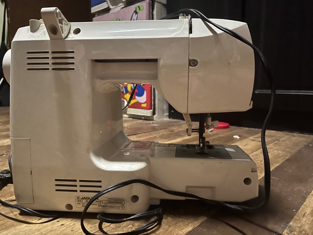 Jaguar MP-120 Sewing Machine (Category: Other Home Appliances) located in Caloocan City. Submitted by opinandipin (Listing ID 1413305725, Image 2). Description: not sure po kung gumagana since wala transformer pero last na ginamit gumagana pa rfs: natambak lang plz kunin niyo na nego pa.