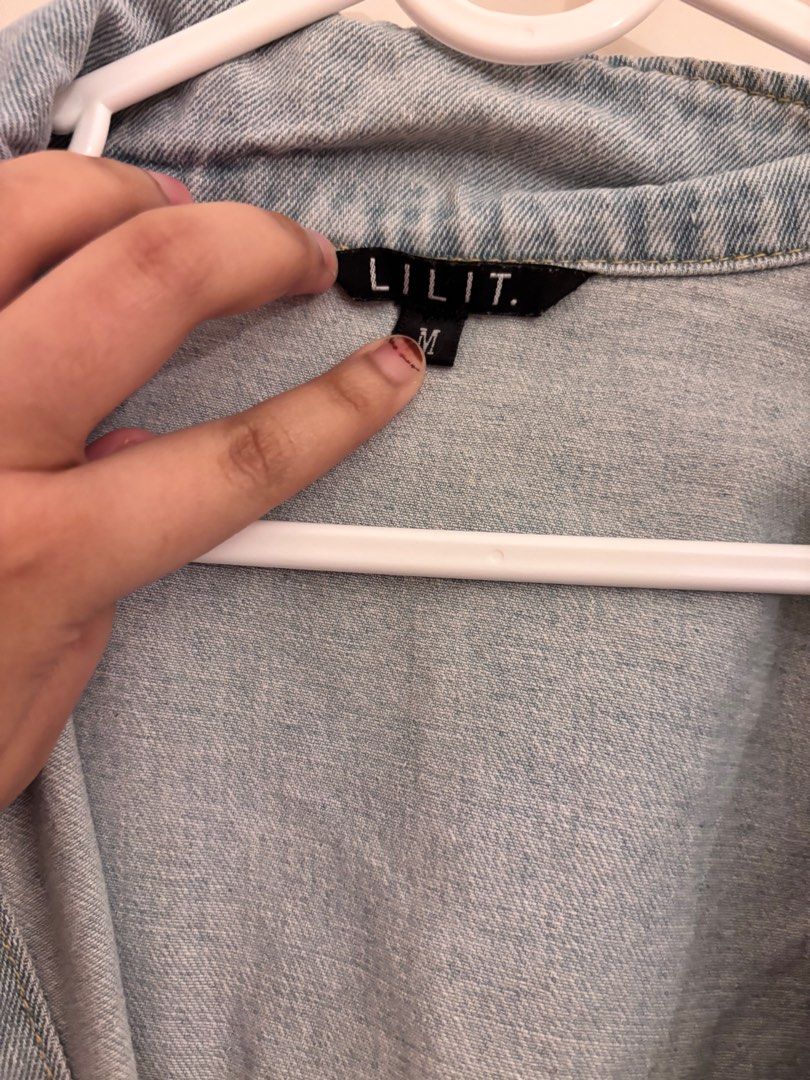 LILIT. Oversized Denim Jacket - M size (Category: Coats, Jackets and Outerwear) located in Kuala Lumpur. Submitted by prelovedbyyasminh (Listing ID 1413285523, Image 3). Description: - no measurement will be provided - can fit S-M size - reason to sell: decluttering - free postage .