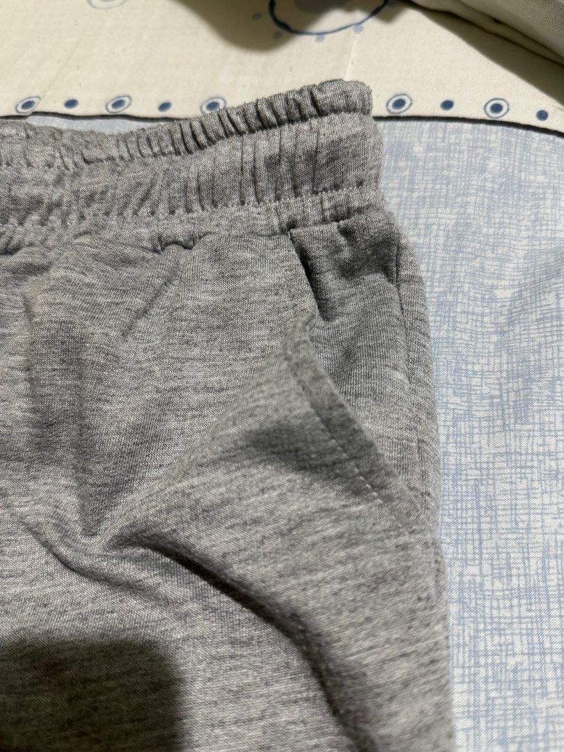 Lovito Gray Sweatpants (Category: Other Bottoms) located in Manila. Submitted by itswayne (Listing ID 1413315186, Image 2). Description: - rfs: i have similar sweatpants - with deep pockets on both sides - if you have a small frame, this will fit you oversized - straight cut.