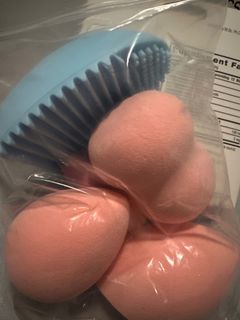 (Category: ) located in . Submitted by wardrobemess99 (Listing ID 1413387232, Image 1). Description: .