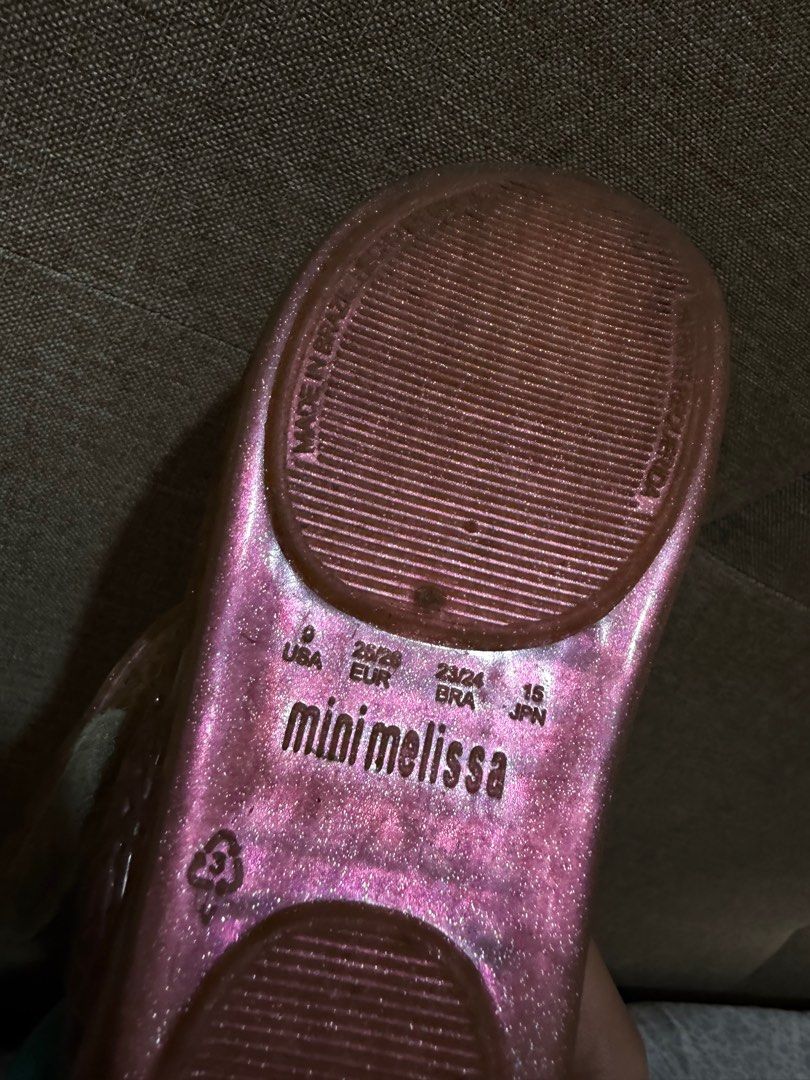 Mini Melissa Pink Jelly Shoes (Category: Babies & Kids Fashion) located in Makati City. Submitted by rhen00 (Listing ID 1413247374, Image 3). Description: - Adorable Mini Melissa jelly shoes - Shimmering pink color - Mary Jane style with strap - Open design - Size: 9 US, 26/27 EUR, 23/24 BRA, 15 JPN - Made in Brazil.
