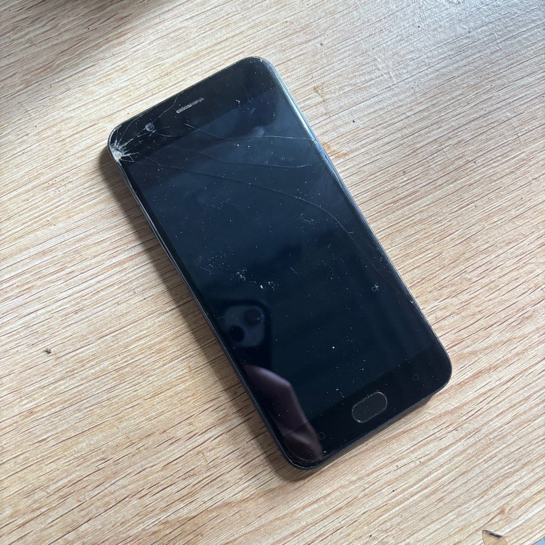 OPPO A57 (Category: OPPO) located in Makati City. Submitted by idontuseitanymore (Listing ID 1413263496, Image 1). Description: OPPO A57 Selling for parts pero pwede naman siya ipagawa. Contact me for more info about this item. .