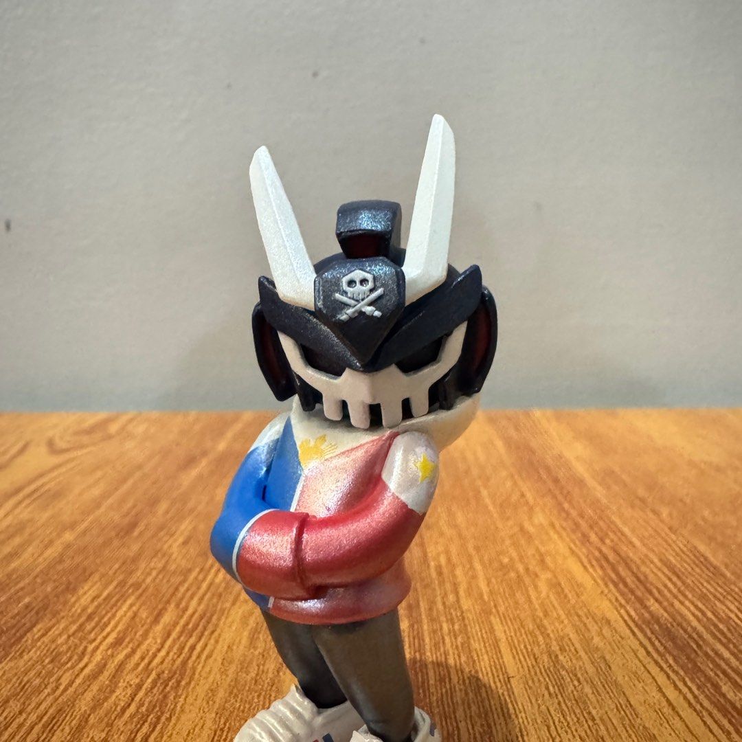 QUICCS Manila Killa Metallic Micro (Category: Figurines & Statues) located in Paranaque City. Submitted by avn_toys (Listing ID 1413371633, Image 2). Description: Micro / 3” size Minor Issue: Uneven legs but no problem with TACK IT. .