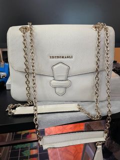 (Category: ) located in . Submitted by battousai31 (Listing ID 1413271999, Image 1). Description: .