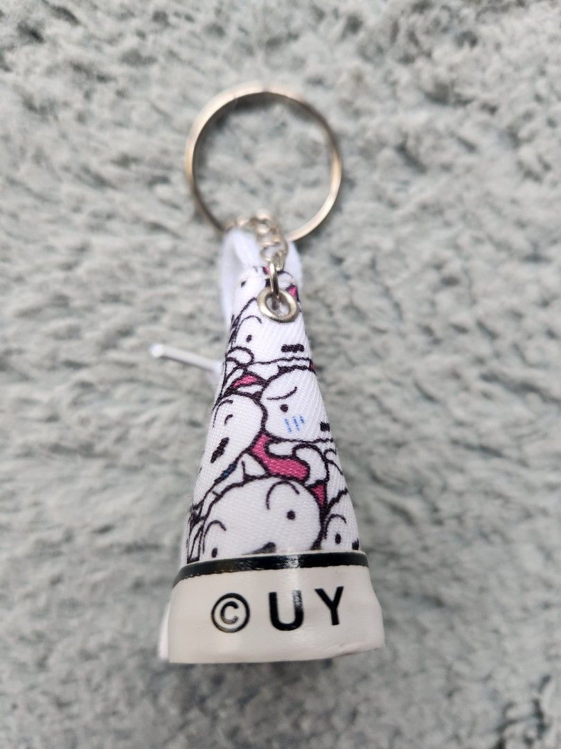 Shiro Crayon Shin Chan Sneaker Key Chain (Category: Everything Else Others) located in Caloocan City. Submitted by banshee8818 (Listing ID 1413230291, Image 3). Description: - Adorable cartoon sneaker keychain - White laces and gold-colored key ring - Black sole with textured pattern - Approximately 3 inches in length .