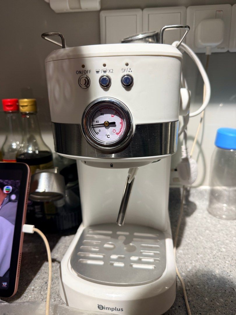 Simplus Espresso Machine (Category: Coffee Machines & Makers) located in Kuala Lumpur. Submitted by cslin29 (Listing ID 1413346156, Image 1). Description: .