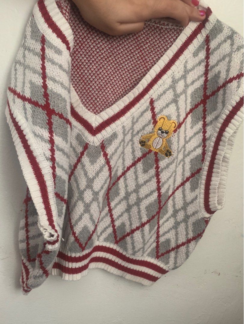 Small - Medium Korean Knitted Sweater Crop Top Brown Bear (Category: Others Tops) located in Manila. Submitted by nikillacell (Listing ID 1413276797, Image 3). Description: LP: 150 Originally bought for 500 php Note: Pictures shows slight yellow color but it's not, it's just the lighting. Payment first only! Buyer shoulders the sf price negotiable.