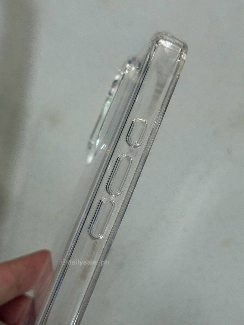 Speck iPhone 16 Pro Case (Category: Cases & Sleeves) located in Makati City. Submitted by dailysale_ph (Listing ID 1413398636, Image 3). Description: Original Speck iPhone 16 Pro Case Used, No Box No return. No exchange Shipping Fee c/o Buyer 📍Location: Makati City.