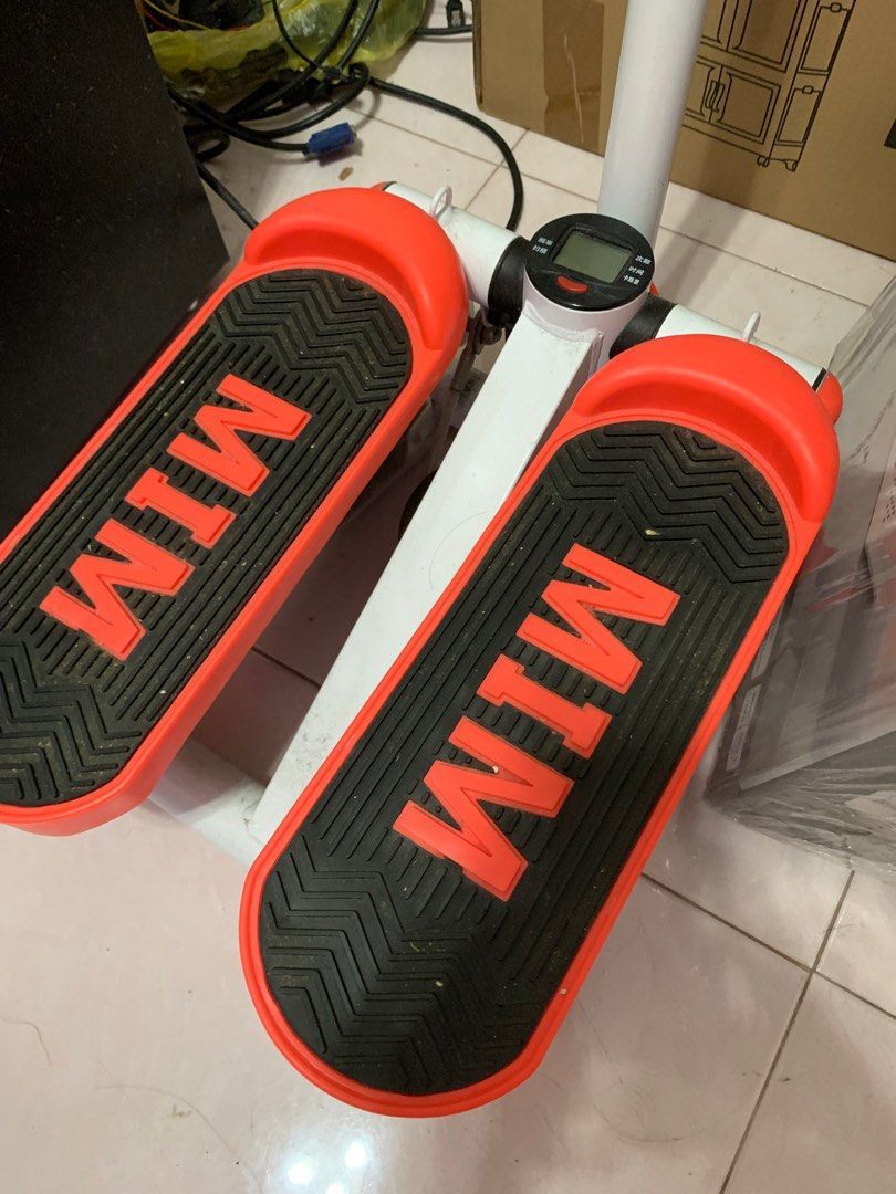 Stepper (Category: Cardio & Fitness Machines) located in Singapore. Submitted by alanz09 (Listing ID 1409909051, Image 4). Description: Stepper with removable grab bar … Self collect at Jurong West st 81 .
