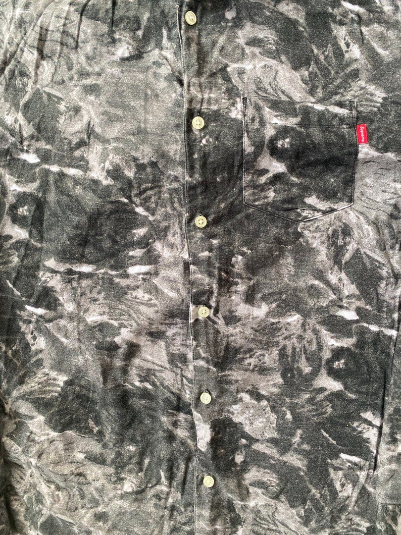 Supreme Brushed Floral Polo Longsleeve (Category: Tshirts & Polo Shirts ) located in Lipa City. Submitted by dcd1217 (Listing ID 1413404242, Image 3). Description: - Supreme Brushed Floral Polo Longsleeve - 100% cotton - Chest pocket with red Supreme tag Size L Shipped via jnt asap Message me for any concerns.