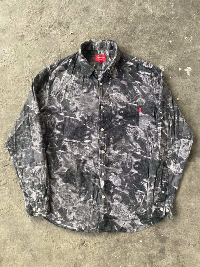 Supreme Brushed Floral Polo Longsleeve (Category: Tshirts & Polo Shirts ) located in Lipa City. Submitted by dcd1217 (Listing ID 1413404242, Image 1). Description: - Supreme Brushed Floral Polo Longsleeve - 100% cotton - Chest pocket with red Supreme tag Size L Shipped via jnt asap Message me for any concerns.