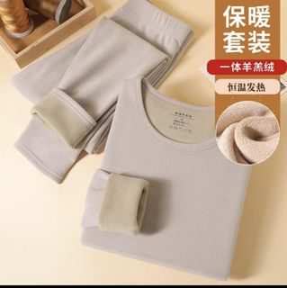 (Category: ) located in . Submitted by red1wardrobe (Listing ID 1413296372, Image 1). Description: .