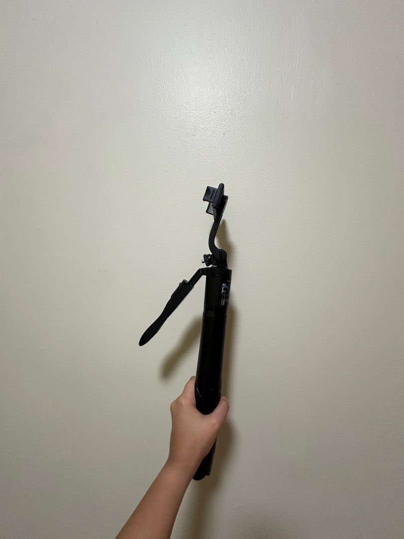 TNW Selfie Stick Tripod w/ remote control bluetooth (Category: Tripods & Monopods) located in Las Pinas. Submitted by ayeechii (Listing ID 1413344033, Image 2). Description: - Extendable tripod for phones - Adjustable phone holder fits various sizes - Lightweight and easy to carry - Ideal for vlogging, live streaming, and group photos ❎ 950 p orig price ✅⬇️ price down 850php tnw selfie stick tripod with remote control bluetooth (all black) for sa
