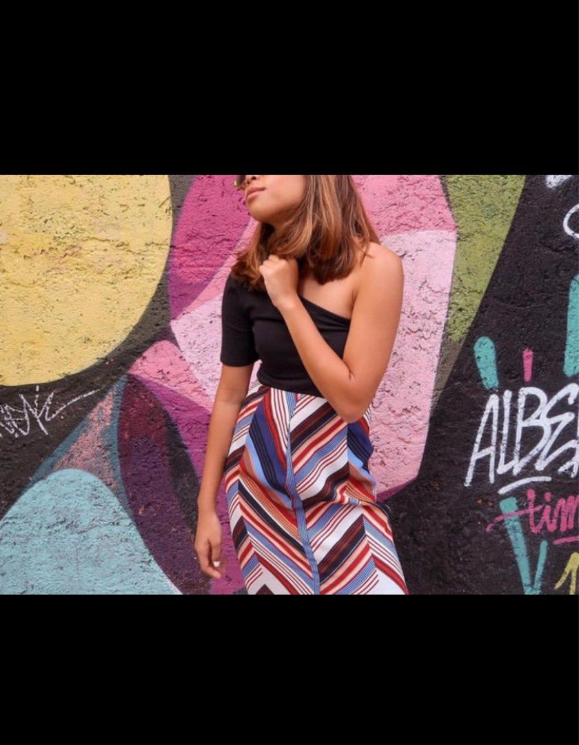 Topshop Midi Skirt (Category: Skirts) located in San Pablo. Submitted by manic.pixie.wardrobe (Listing ID 1413247194, Image 3). Description: - Striped midi skirt - Eye-catching red, blue, and white stripes - Stylish front slit .