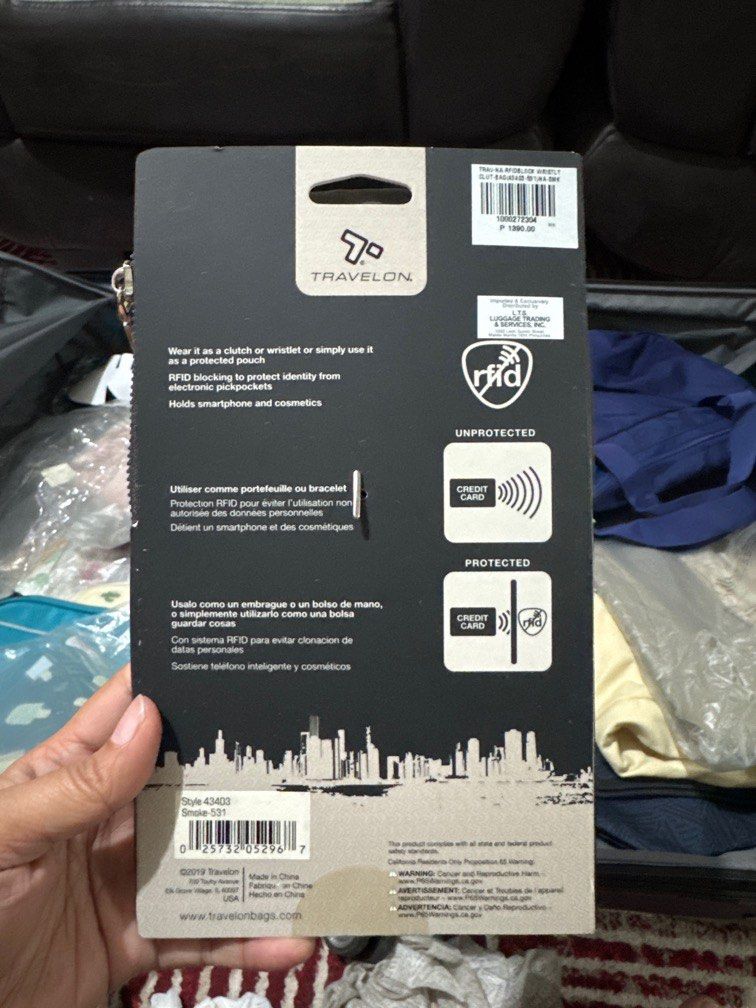 Travelon Wristlet Clutch (Category: Purses & Pouches) located in San Juan City. Submitted by idecluttersj (Listing ID 1413301841, Image 2). Description: .