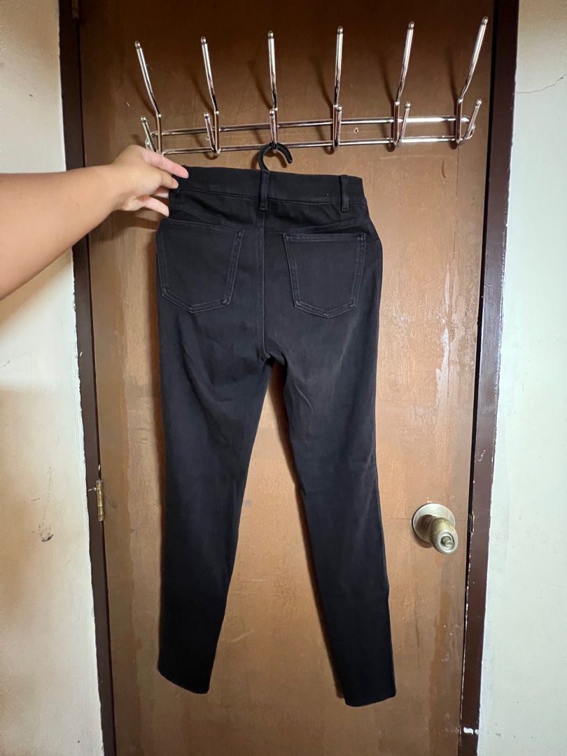 Uniqlo Black Jeans - Size S (Category: Jeans) located in Paranaque City. Submitted by chixhi (Listing ID 1413365622, Image 2). Description: - Uniqlo Black Jeans - Size: S - Color: Black - Material: Cotton, Polyester, Spandex blend -RFS: decluttering.