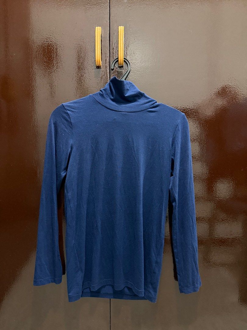 Uniqlo Heattech Turtleneck Longsleeve (Category: Longsleeves) located in Arayat. Submitted by decluk8 (Listing ID 1413400134, Image 1). Description: Uniqlo Heattech Color: Navy Blue Size: 150 Kids (can fit Small for Women) RFS: No upcoming winter trip anytime soon. Decluttering. .