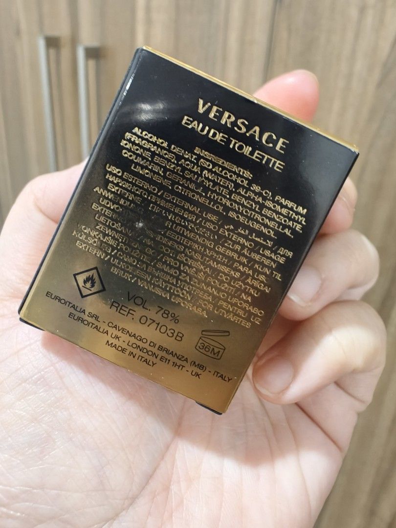 Versace Crystal Noir Eau de Toilette 5ml (Category: Fragrance & Deodorants) located in Quezon City. Submitted by countess_86 (Listing ID 1413372694, Image 2). Description: - brand new - not my scent .