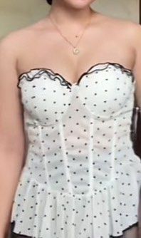 Vietnam Polka Dot bustier Corset Top (Category: Sleeveless) located in Quezon City. Submitted by diorse (Listing ID 1413325303, Image 2). Description: With bra padding already! Haven’t used it yet.
