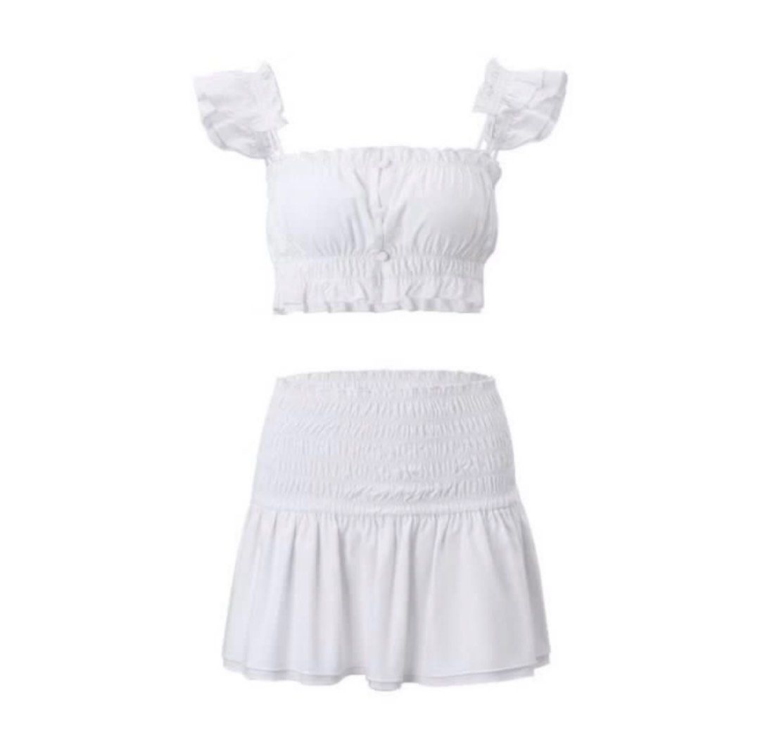 White Coords (Category: Sets or Coordinates) located in Manila. Submitted by chachips (Listing ID 1413360877, Image 3). Description: 🌸used only once 🌸can fit xs-s.