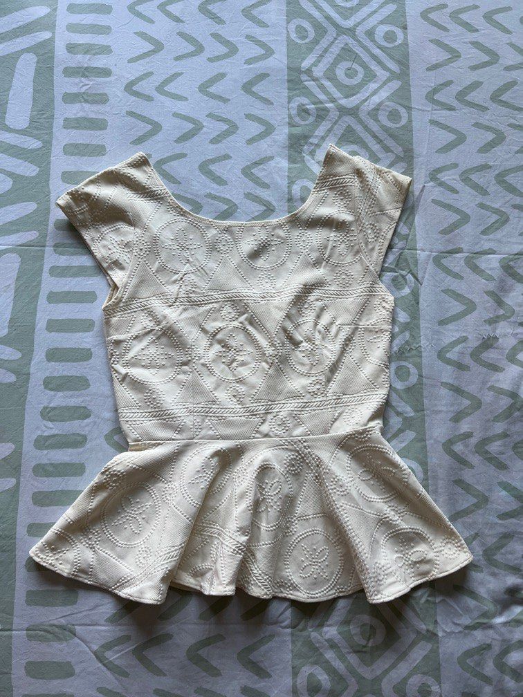 White Peplum Top (Category: Blouses) located in Manila. Submitted by abmrc (Listing ID 1413328078, Image 1). Description: .