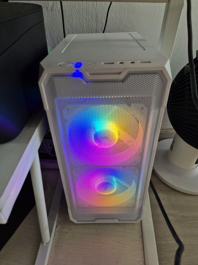 Working condition Custom PC - White Case with RGB65561096926593111