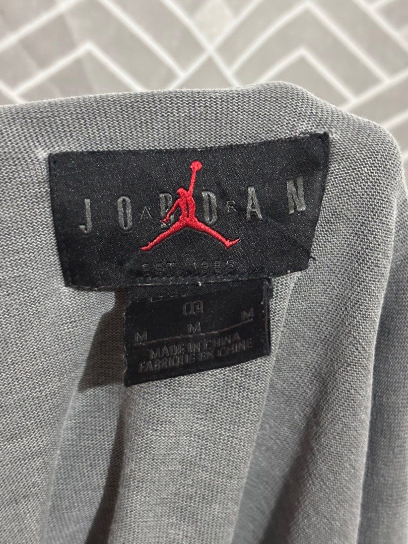 Y2K Jordan Pocket w/ zipper TShirt (Category: Tshirts & Polo Shirts ) located in Davao. Submitted by simsapparel (Listing ID 1413380313, Image 3). Description: Y2K Jordan Pocket w/ zipper TShirt 🏷️: 2000s Jordan Size: L Length: 29” Width: 21” Issue: Penhole Price: 349 + sf.