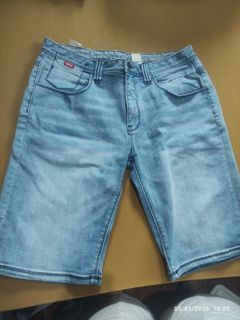 (Category: ) located in . Submitted by preloved-drip (Listing ID 1413348764, Image 1). Description: .