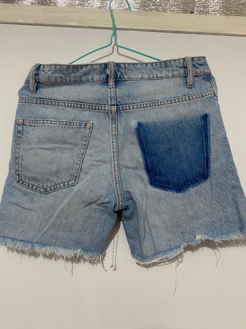 Zara Denim Shorts (Category: Shorts) located in San Pedro. Submitted by jen.declutter (Listing ID 1413281158, Image 2). Description: - Zara light blue denim shorts - Classic five-pocket design - Zipper fly - Distressed look with raw hem - Darker patch on the back -fits to size 25-27 waist line.
