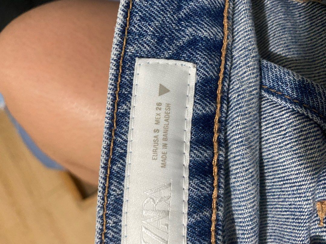 Zara Denim Skort (Category: Shorts) located in San Pedro. Submitted by jen.declutter (Listing ID 1413281640, Image 3). Description: - Zara denim skort - Features front pockets - Button and zipper closure - Built-in inner lining Fits to 26-28.