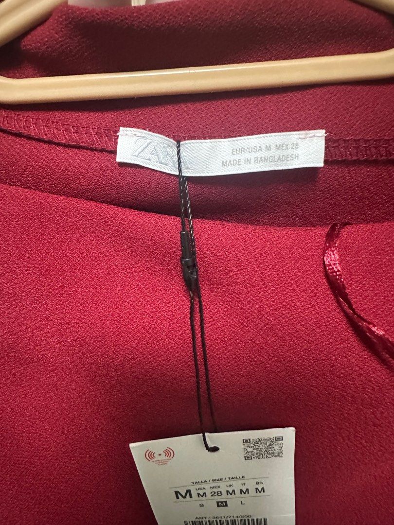 Zara Long Sleeve Top - Size M (Category: Blouses) located in Manila. Submitted by luisellsstuff (Listing ID 1413340286, Image 3). Description: - Zara long sleeve top - Color: Burgundy - Size: M - Design: Round neckline - Made in Bangladesh - Price: 895 PHP (Original Price: 1395 PHP).