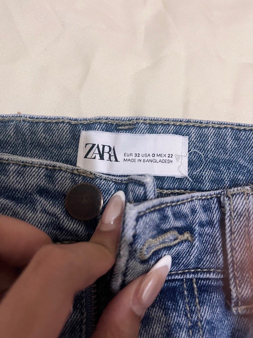 Zara Mom Jeans (Category: Jeans) located in Quezon City. Submitted by alex_declutter (Listing ID 1413422031, Image 3). Description: -size eur 32, 24 waist -high waist .