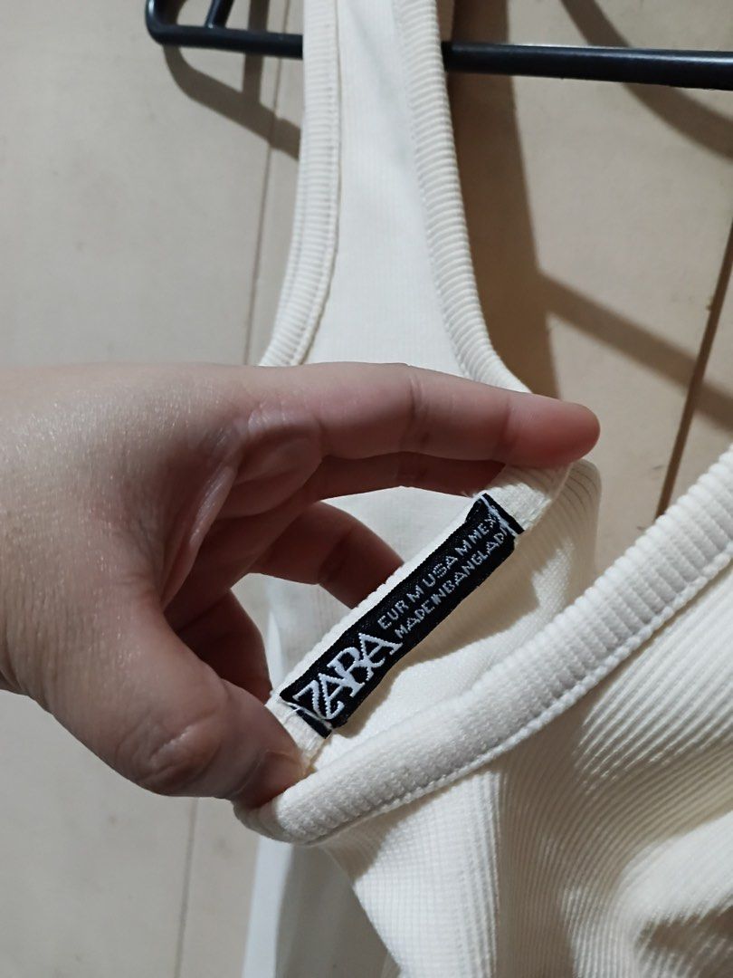 Zara Ribbed White Fitted Dress (Category: Dresses) located in Carmona. Submitted by siennabug (Listing ID 1413398847, Image 3). Description: RFS: Decluttering.