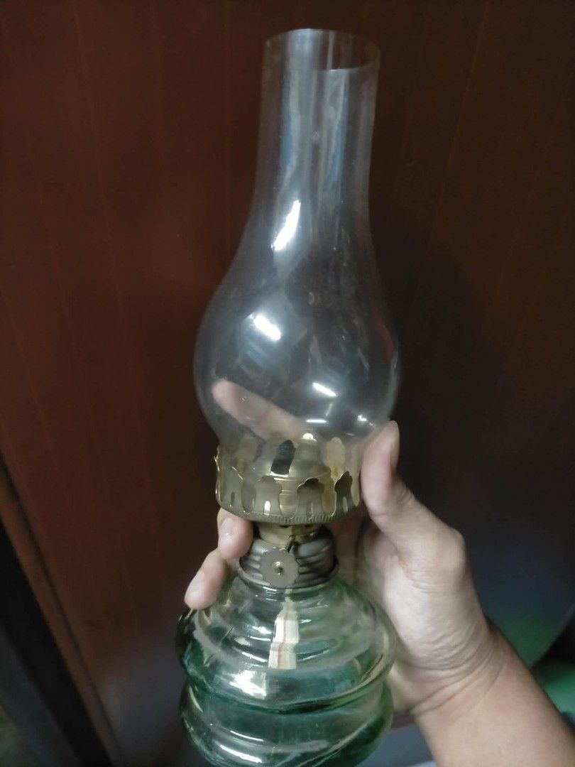 antique kerosine lamp (Category: Lighting) located in Manila. Submitted by dee_cee (Listing ID 1418679571, Image 1). Description: antique vintage luma ...