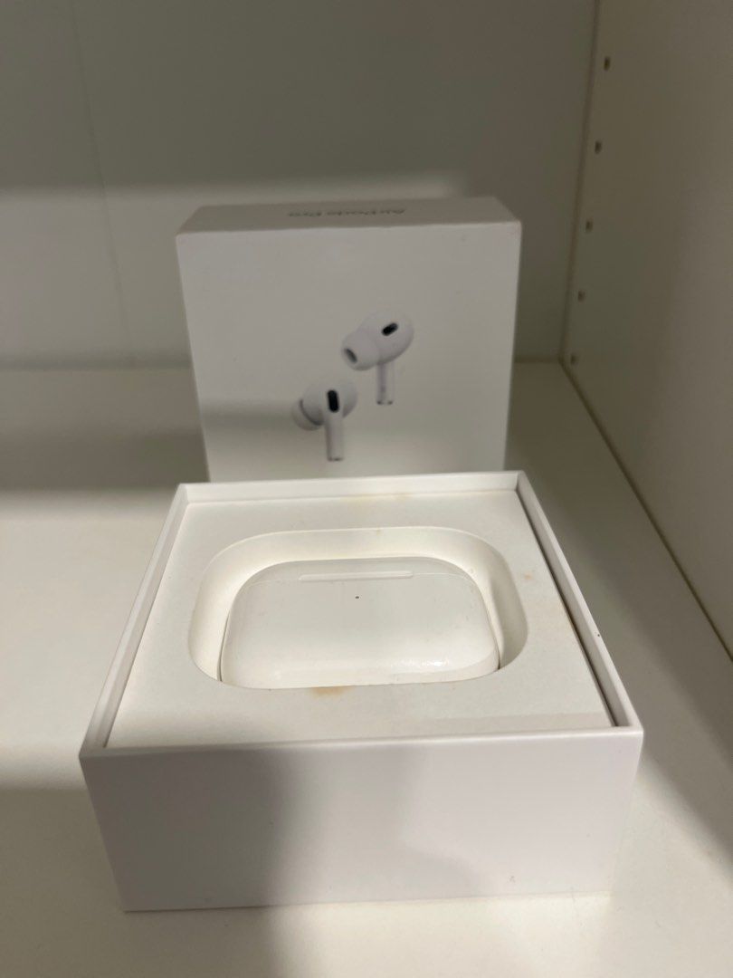 Apple AirPods Pro 2nd Generation65561081899010111