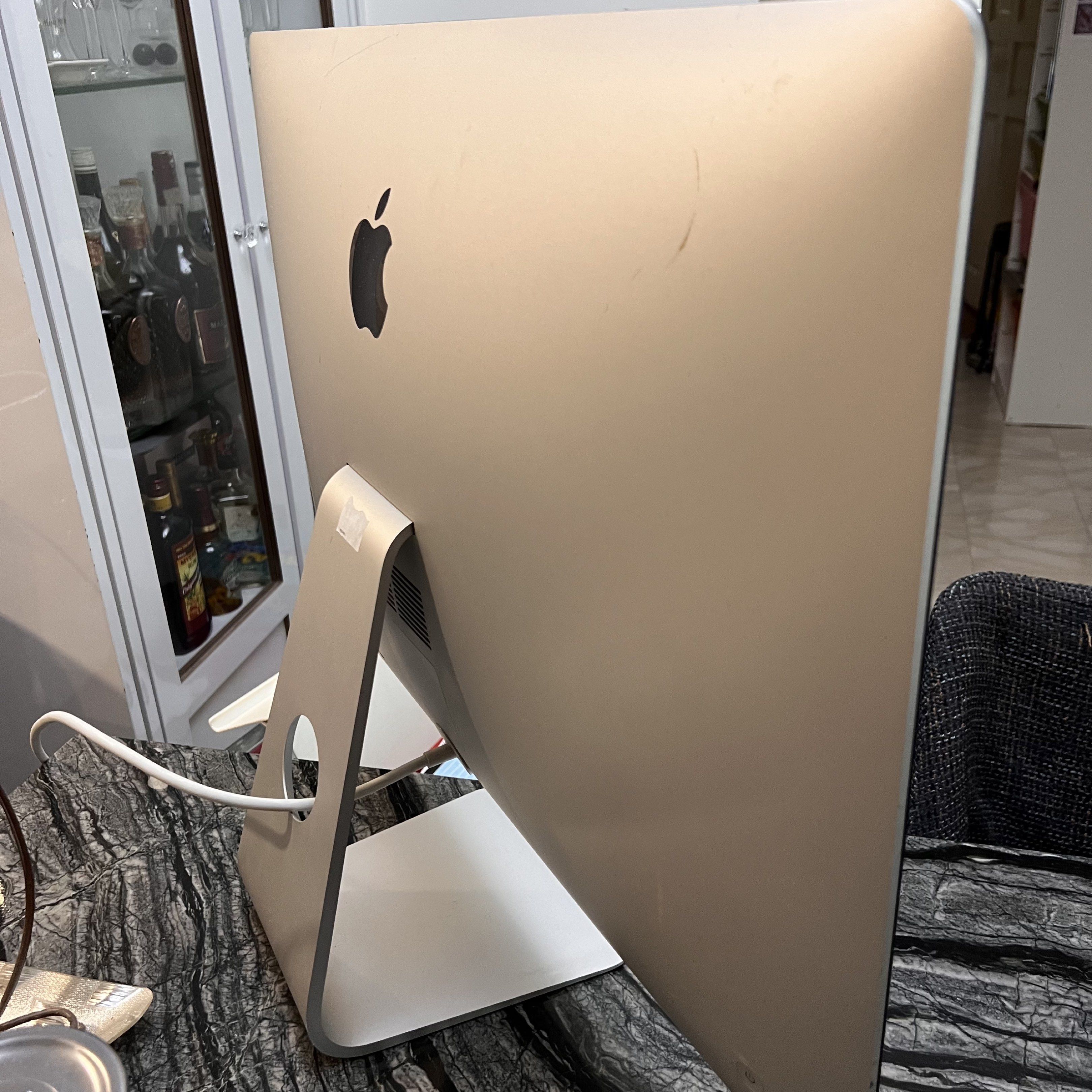 Apple iMac 27” Desktop Computer65561097717251111