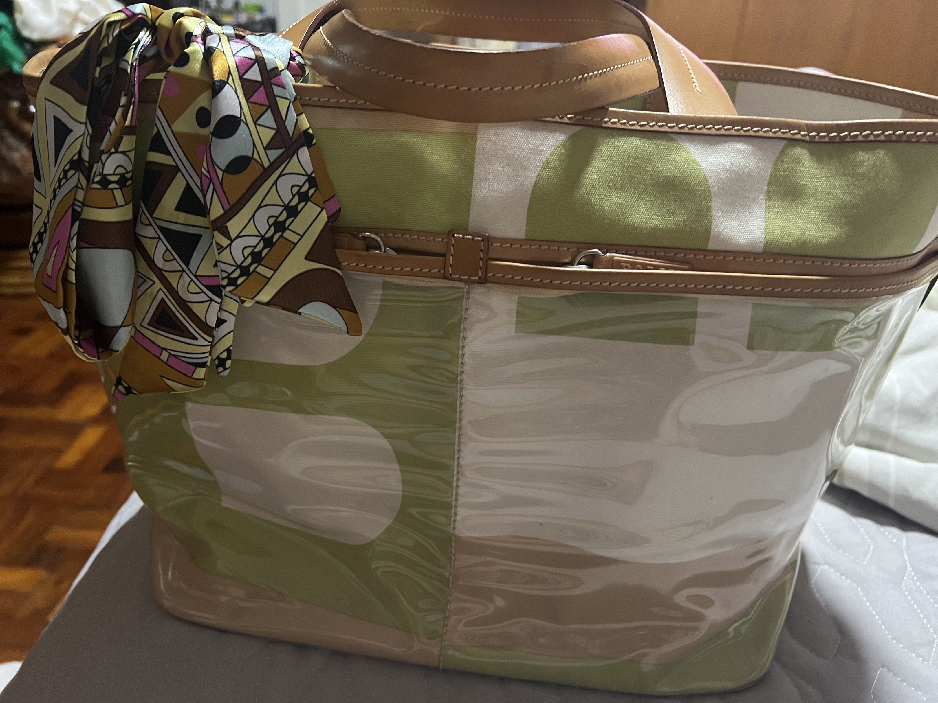 Bally Tote Bag (Category: Tote Bags) located in Quezon City. Submitted by FullAndUnloading (Listing ID 1418737236, Image 1). Description: Authentic Bally Tote Bag like new used twice only..
