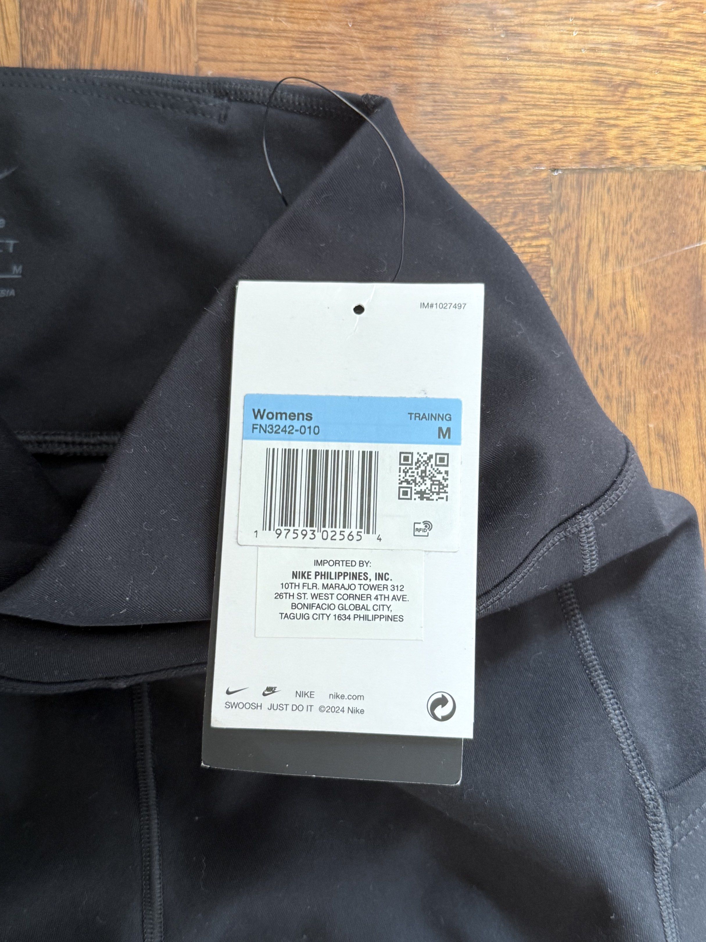 Brand New Nike Leggings (Category: Activewear) located in Paranaque City. Submitted by thriftie (Listing ID 1418649298, Image 2). Description: .