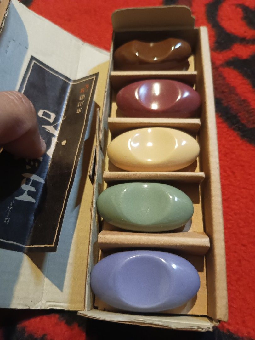 Chopstick rest set (Category: Other Kitchenware & Tableware) located in Quezon City. Submitted by markgolveo (Listing ID 1418628806, Image 2). Description: Chopstick rest set.