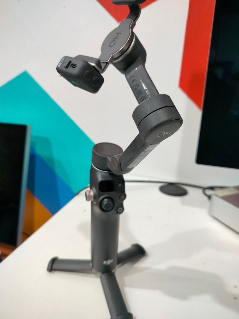 DJI OsmoMobile 7P (Category: Gimbals & Stabilizers ) located in Manila. Submitted by msadlawan646634 (Listing ID 1418600971, Image 3). Description: Osmo Mobile 7P Unfolded: 288×107×96 mm (L×W×H) Folded: 190×95×46 mm (L×W×H) Built-in Extension Rod Max Extension Length: 215 mm Gimbal + Built-in Tripod + Magnetic Phone Clamp + Multifunctional Module: Approx. 368 g.