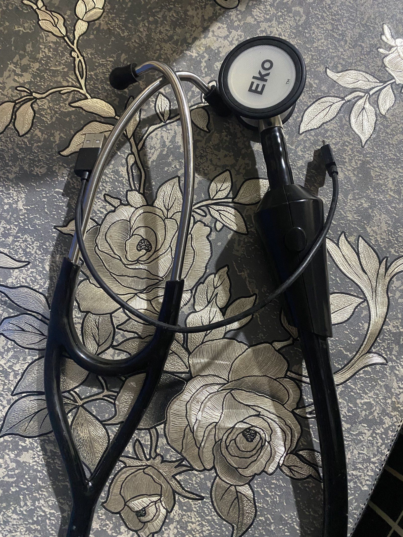 Eko Core Electronic Stethoscope (Category: Medical Supplies & Tools) located in Mandaluyong City. Submitted by caytot_declutter (Listing ID 1418684800, Image 1). Description: used but not abused everything still working earbuds a little worn out still negotiable if sure buyer!!!.