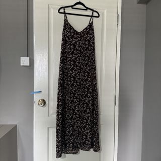 (Category: ) located in . Submitted by comeshopanddonate (Listing ID 1418675243, Image 1). Description: .