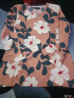 (Category: ) located in . Submitted by adhwardrobe (Listing ID 1418722831, Image 1). Description: .