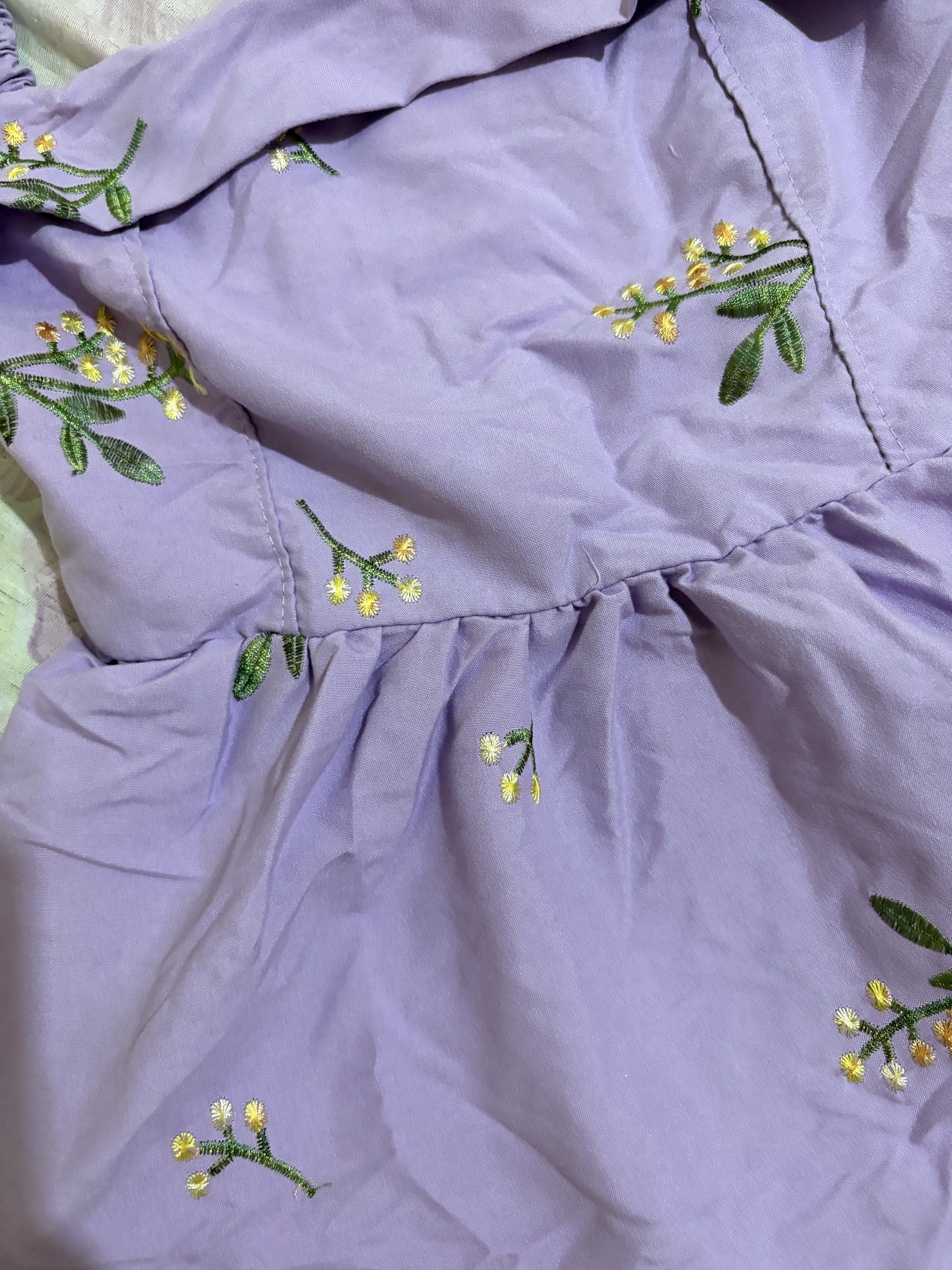 floral purple puff sleeves (Category: Blouses) located in Bulacan. Submitted by seikariiii (Listing ID 1418617922, Image 3). Description: medium used once! 150 + sf/same day delivery.